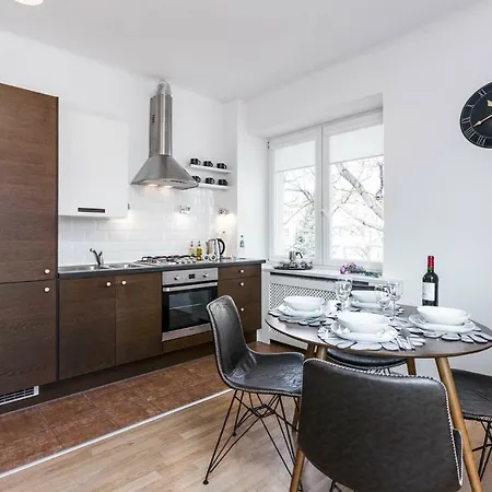 Rent Like - Aleja Solidarnosci 101a *